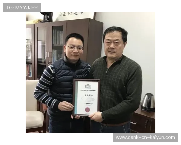 国际拳击裁判在执法中采用视频复核与医学顾问双重支持提升公正性